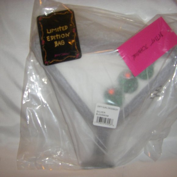 Betsey Johnson Kitsch Dirty Gurl Crossbody Bag Martini BJ32660M NEW SEALED - Picture 9 of 15